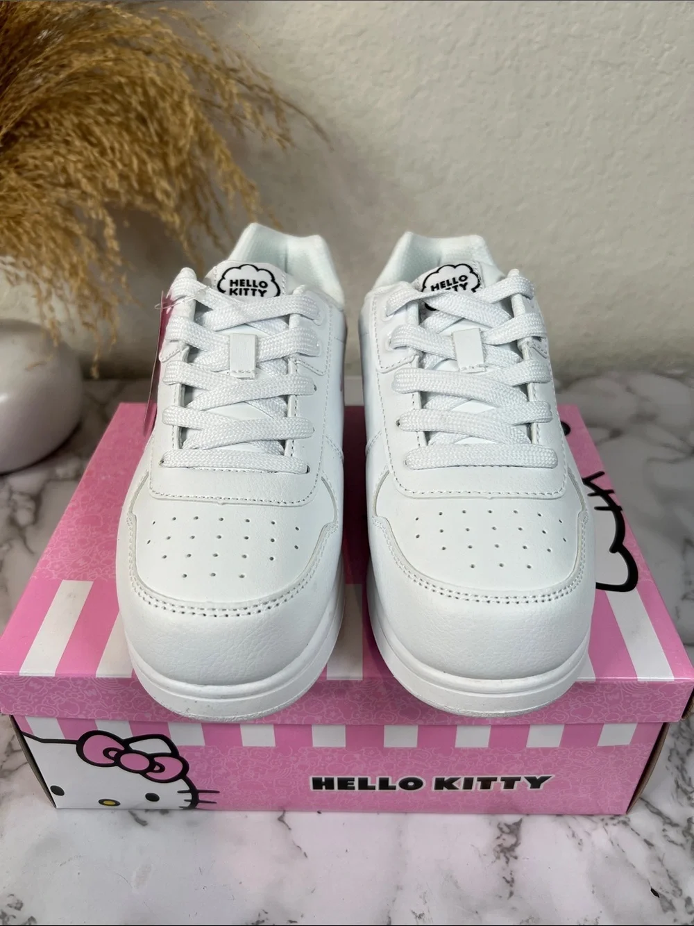 Hello Kitty White Sneakers Shoes Size 4